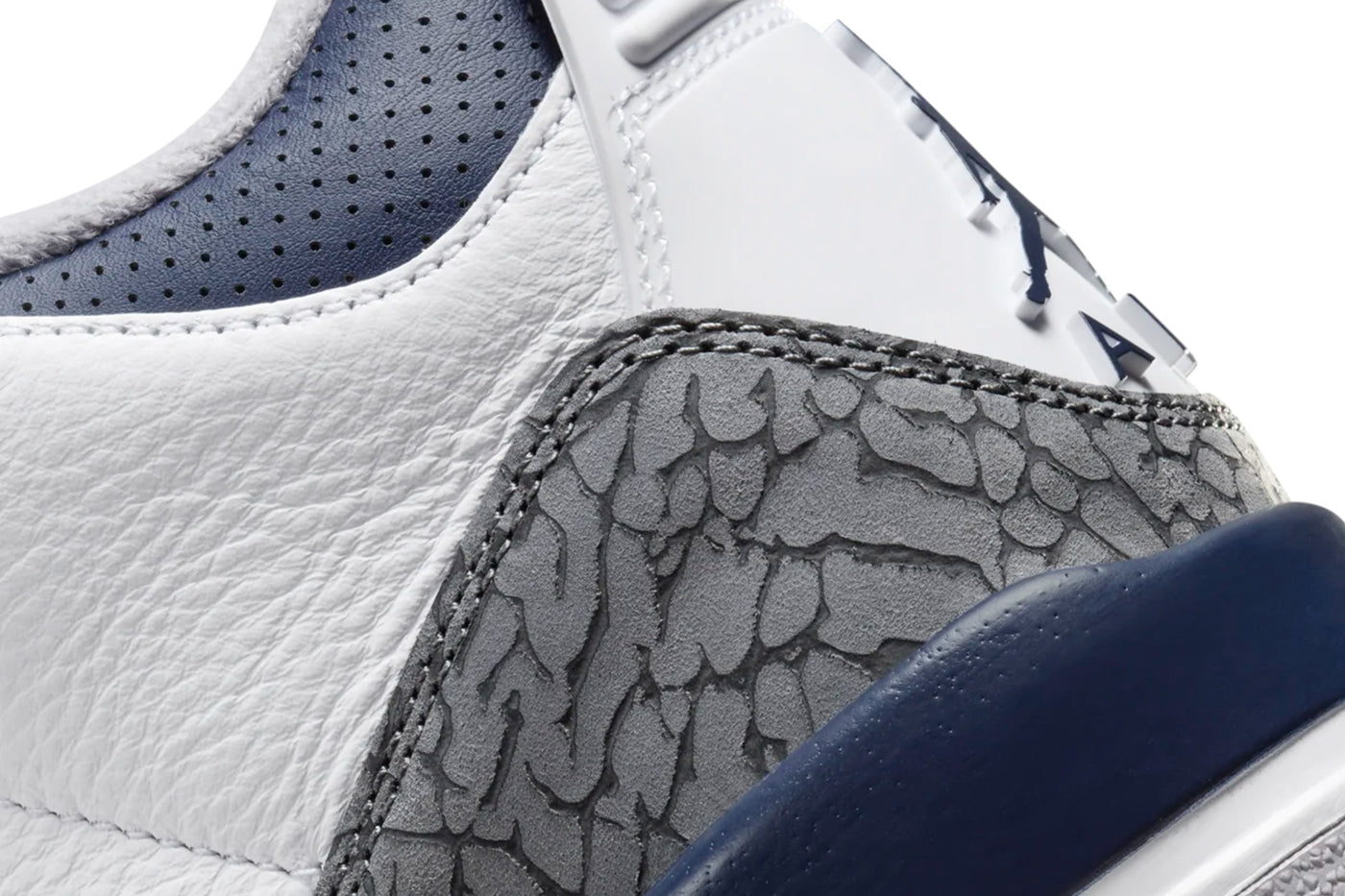 Air Jordan 3 in “Midnight Navy”