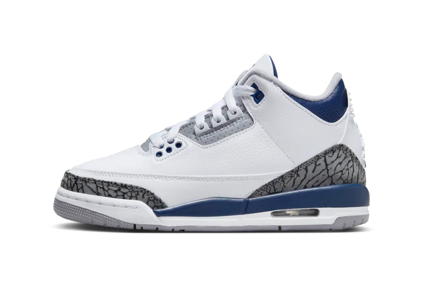 Air Jordan 3 in “Midnight Navy”